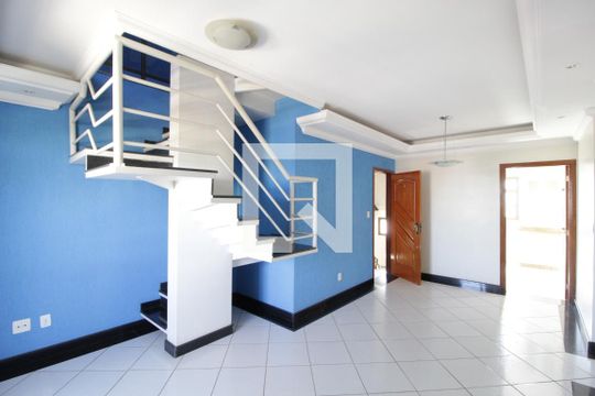 Apartamento para alugar com 4 quartos, 296m² em Brasil, Uberlândia