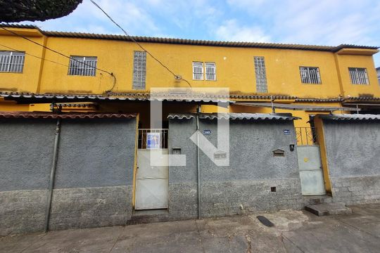 Fachada de casa à venda com 8 quartos, 301m² em Engenho de Dentro, Rio de Janeiro