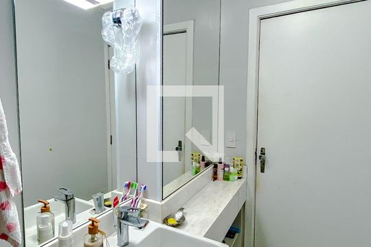 Banheiro de apartamento à venda com 3 quartos, 160m² em Vila Mariana, São Paulo