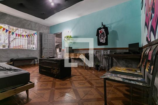 Sala de casa para alugar com 3 quartos, 300m² em Vila Nova Cintra, Mogi das Cruzes