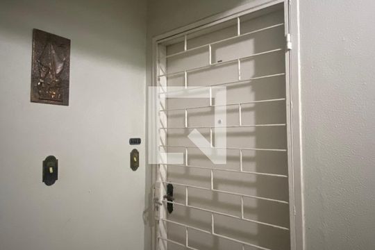 Entrada de apartamento à venda com 2 quartos, 55m² em Jardim Itu, Porto Alegre
