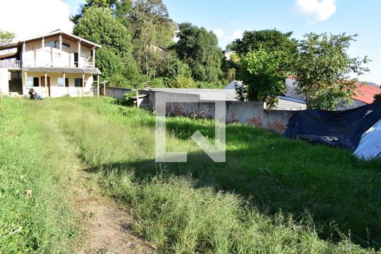 Quintal de casa para alugar com 3 quartos, 100m² em Guabirotuba, Curitiba