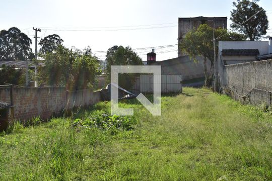 Quintal de casa para alugar com 3 quartos, 100m² em Guabirotuba, Curitiba