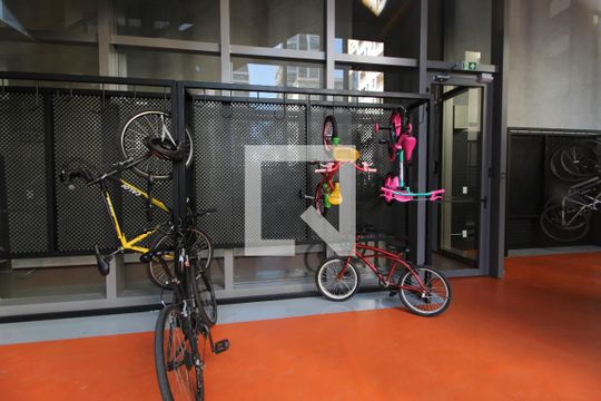 Área comum - Bicicletario de apartamento à venda com 1 quarto, 38m² em Pinheiros, São Paulo