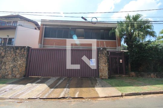 Fachada de casa à venda com 4 quartos, 550m² em Chácara da Barra, Campinas
