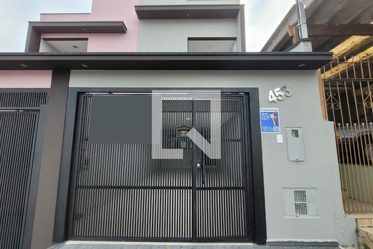 Fachada de casa à venda com 3 quartos, 200m² em Vila Francisco Matarazzo, Santo André