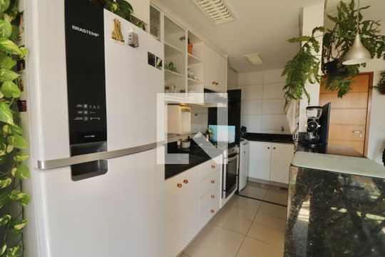 Cozinha de apartamento para alugar com 1 quarto, 51m² em Setor Marista, Goiânia