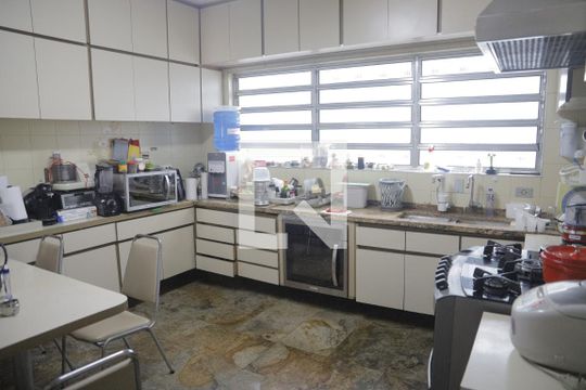 Cozinha de casa à venda com 5 quartos, 330m² em Mirandópolis, São Paulo