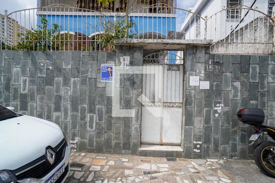 Fachada de casa à venda com 2 quartos, 400m² em Fonseca, Niterói