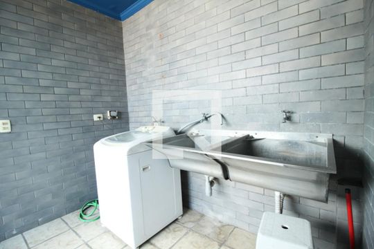 Área de Serviço de casa à venda com 3 quartos, 450m² em Vila Bertioga, São Paulo