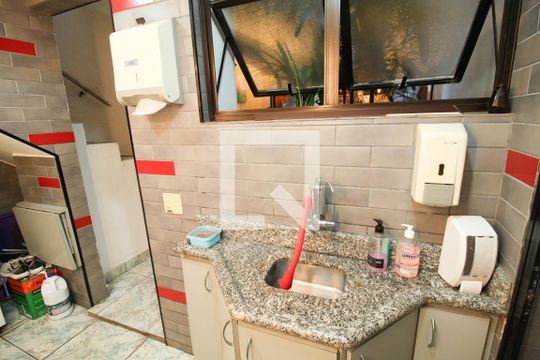 Área comum de casa à venda com 3 quartos, 450m² em Vila Bertioga, São Paulo