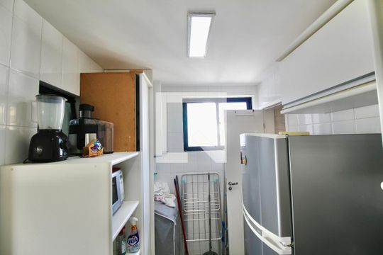 Cozinha de apartamento para alugar com 1 quarto, 80m² em Pituba, Salvador