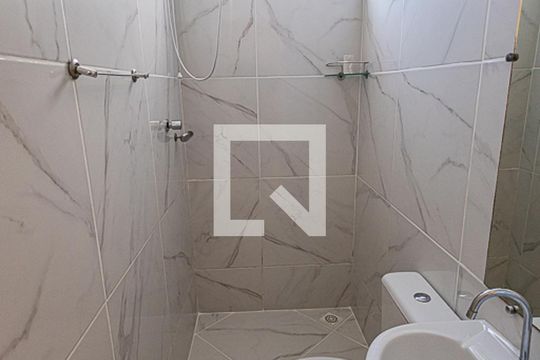 Suite de casa para alugar com 2 quartos, 75m² em Santa Terezinha, Belo Horizonte