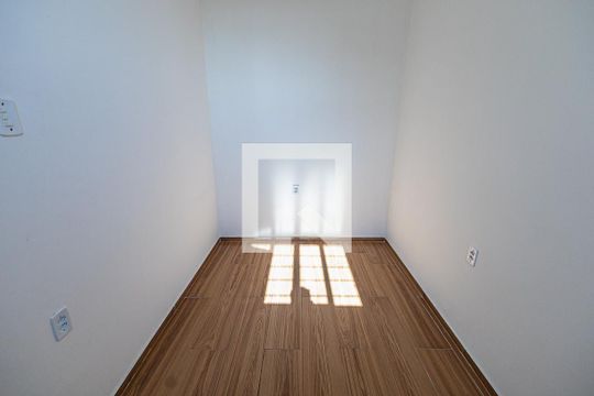 Quarto 2 de casa para alugar com 2 quartos, 75m² em Santa Terezinha, Belo Horizonte