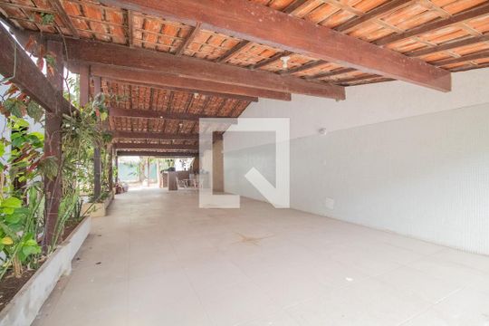 Garagem de casa à venda com 4 quartos, 500m² em Recreio dos Bandeirantes, Rio de Janeiro