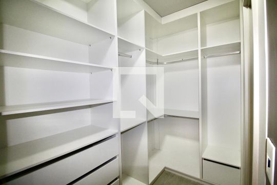 Closet da suíte de apartamento para alugar com 1 quarto, 74m² em Pituba, Salvador