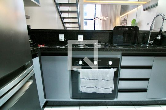 Cozinha de apartamento para alugar com 1 quarto, 74m² em Pituba, Salvador