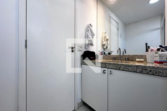 Banheiro de apartamento à venda com 3 quartos, 108m² em Brooklin Paulista, São Paulo