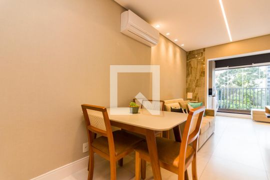 Cozinha de apartamento para alugar com 1 quarto, 50m² em Jardim Paulista, São Paulo