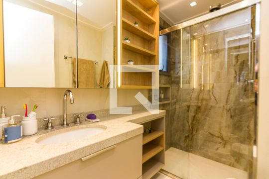 Banheiro de apartamento para alugar com 1 quarto, 50m² em Jardim Paulista, São Paulo