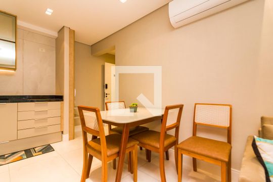 Cozinha de apartamento para alugar com 1 quarto, 50m² em Jardim Paulista, São Paulo