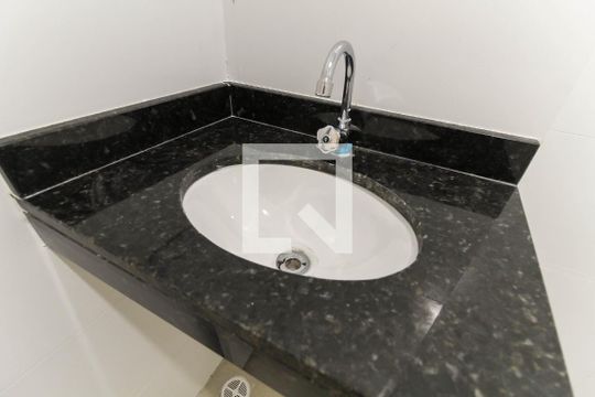Banheiro de kitnet/studio à venda com 1 quarto, 26m² em Vila Prudente, São Paulo