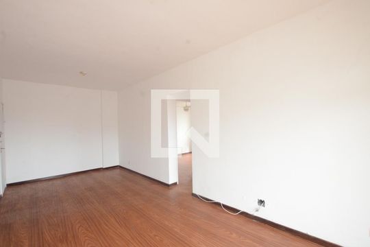 Sala de apartamento para alugar com 2 quartos, 60m² em Campinho, Rio de Janeiro