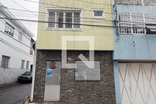 Fachada de casa à venda com 4 quartos, 220m² em Vila Mazzei, São Paulo