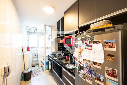 Cozinha de apartamento à venda com 2 quartos, 63m² em Vila Paulista, São Paulo