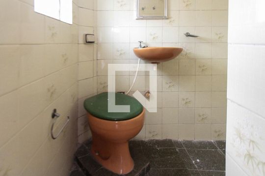 Banheiro de casa à venda com 4 quartos, 144m² em Jardim Guairaca, São Paulo