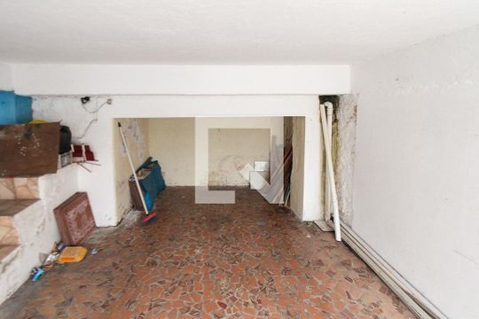 Garagem de casa à venda com 4 quartos, 144m² em Jardim Guairaca, São Paulo