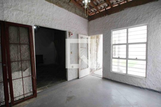 Edícula de casa para alugar com 3 quartos, 70m² em Sorocaba, Sorocaba