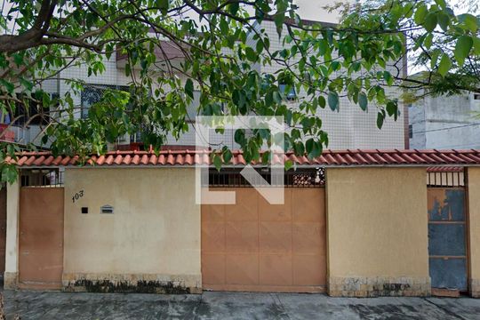 Fachada de casa à venda com 2 quartos, 100m² em Irajá, Rio de Janeiro