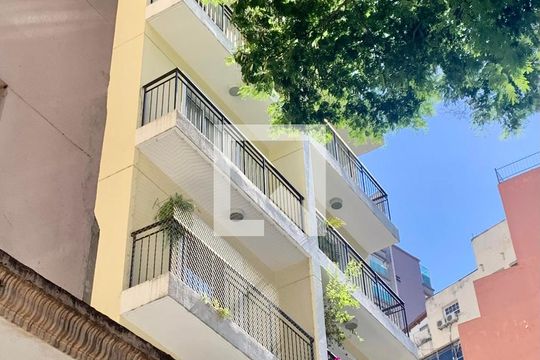 Fachada do Prédio de kitnet/studio para alugar com 1 quarto, 46m² em República, São Paulo
