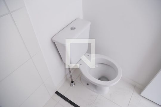 Banheiro de apartamento à venda com 1 quarto, 58m² em Vila Guedes, São Paulo
