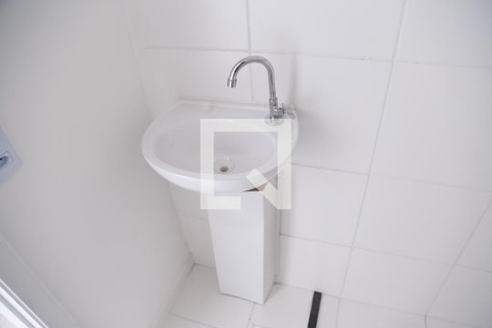 Banheiro de apartamento à venda com 1 quarto, 58m² em Vila Guedes, São Paulo