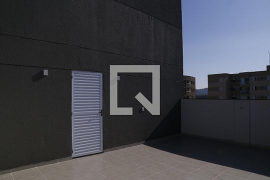 Sacada de apartamento à venda com 1 quarto, 58m² em Vila Guedes, São Paulo