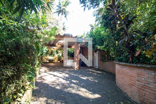 Garagem de casa para alugar com 4 quartos, 344m² em Santo Amaro, São Paulo