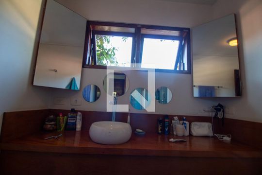 Banheiro da Suíte 2 de casa para alugar com 4 quartos, 344m² em Santo Amaro, São Paulo