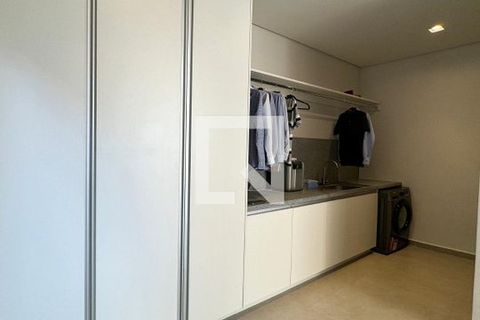 Área de Serviço de casa de condomínio à venda com 4 quartos, 380m² em Alphaville, Santana de Parnaíba