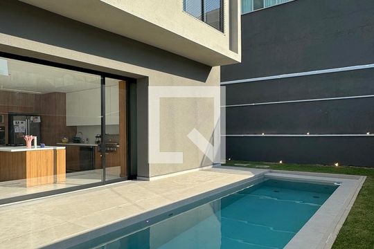 Piscina de casa de condomínio à venda com 4 quartos, 380m² em Alphaville, Santana de Parnaíba