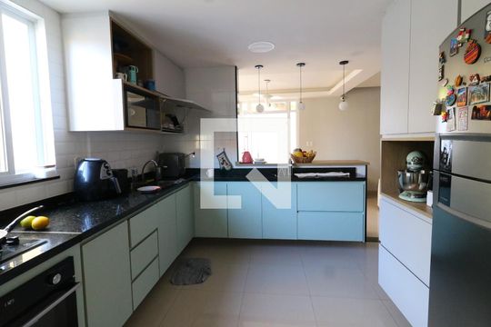 Cozinha de casa à venda com 2 quartos, 90m² em Jardim Guanabara, Rio de Janeiro