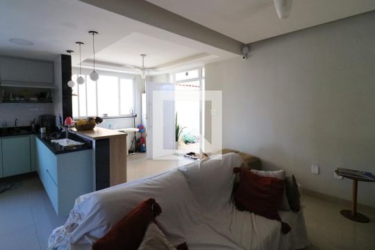 Sala de casa à venda com 2 quartos, 90m² em Jardim Guanabara, Rio de Janeiro