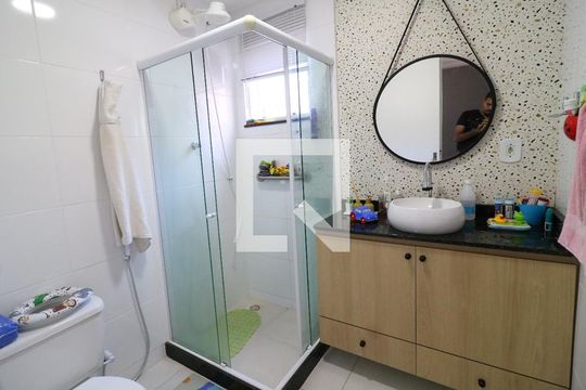 Banheiro da Suíte 1 de casa à venda com 2 quartos, 90m² em Jardim Guanabara, Rio de Janeiro