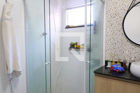 Banheiro da Suíte 1 de casa à venda com 2 quartos, 90m² em Jardim Guanabara, Rio de Janeiro
