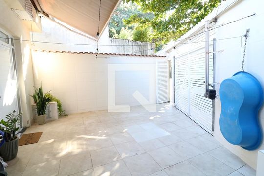 Garagem de casa à venda com 2 quartos, 90m² em Jardim Guanabara, Rio de Janeiro