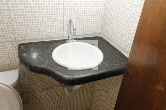 Banheiro de casa para alugar com 2 quartos, 35m² em Samambaia Norte (samambaia), Brasília