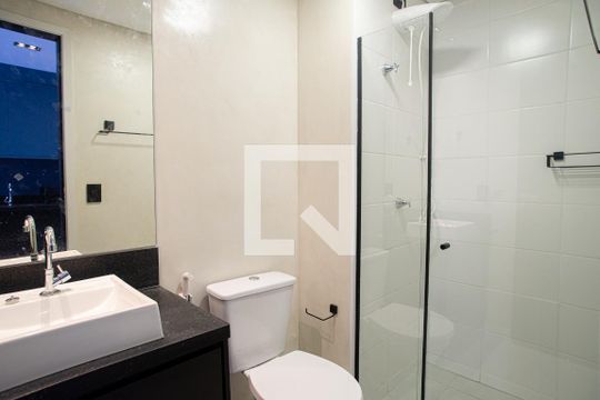 Banheiro de kitnet/studio para alugar com 1 quarto, 25m² em Bela Vista, São Paulo