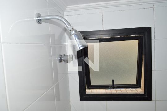 Banheiro do Quarto de Serviço de apartamento à venda com 4 quartos, 204m² em Jardim Vila Mariana, São Paulo