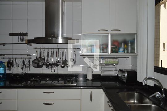 Cozinha de apartamento à venda com 4 quartos, 204m² em Jardim Vila Mariana, São Paulo